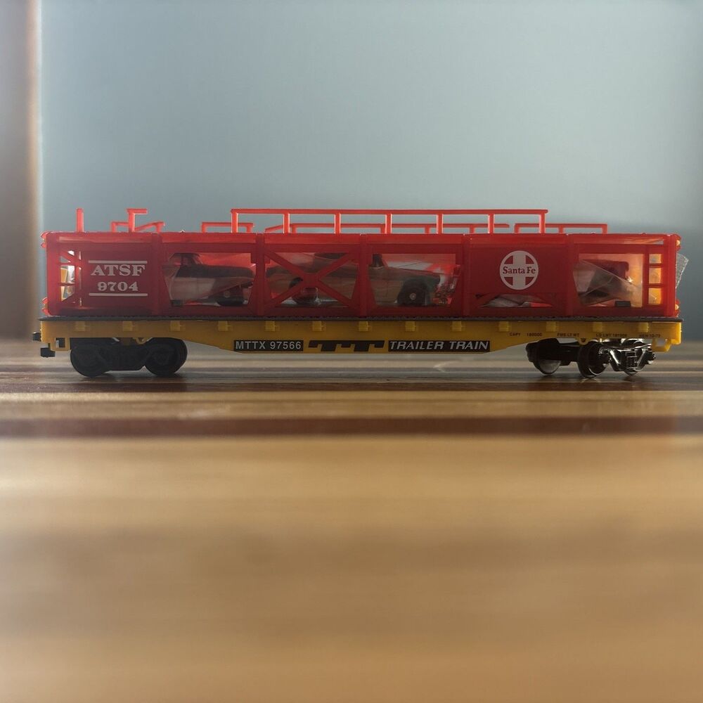 Santa Fe N Scale 1:160 ATSF 9704 Trailer Train Flat Car MTTX 97566 Red/Yellow